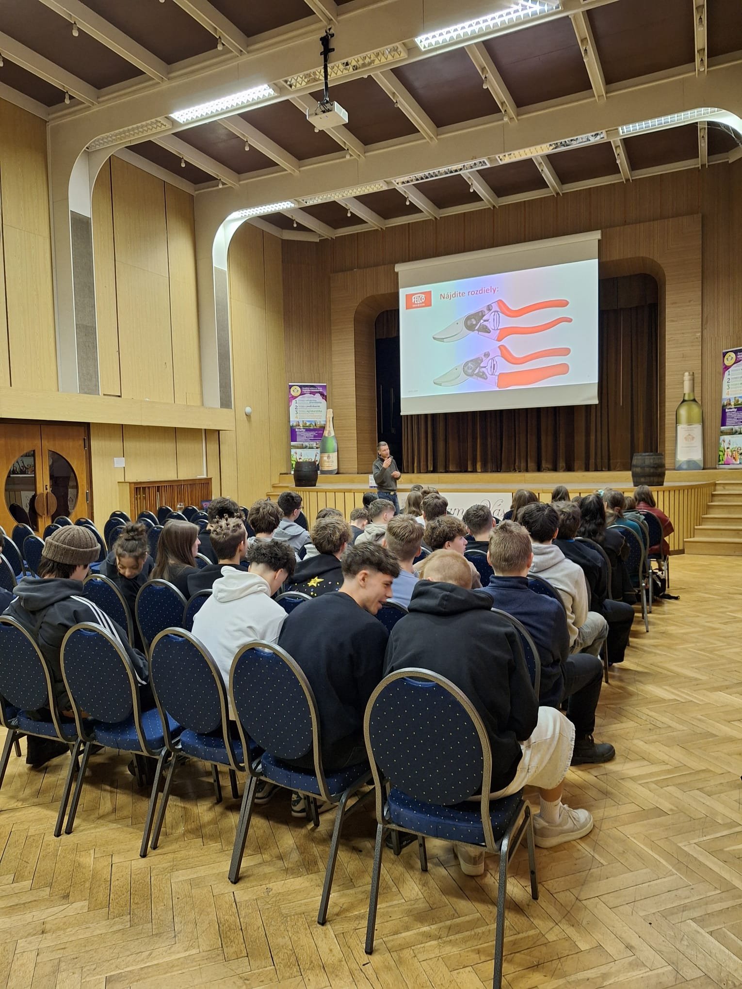       
          Školenie žiakov Strednej odbornej školy vinársko-ovocinárskej v Modre
      