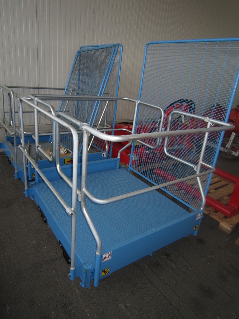 babini-ausstellungsbuhne babini-ausstellungsbuhne